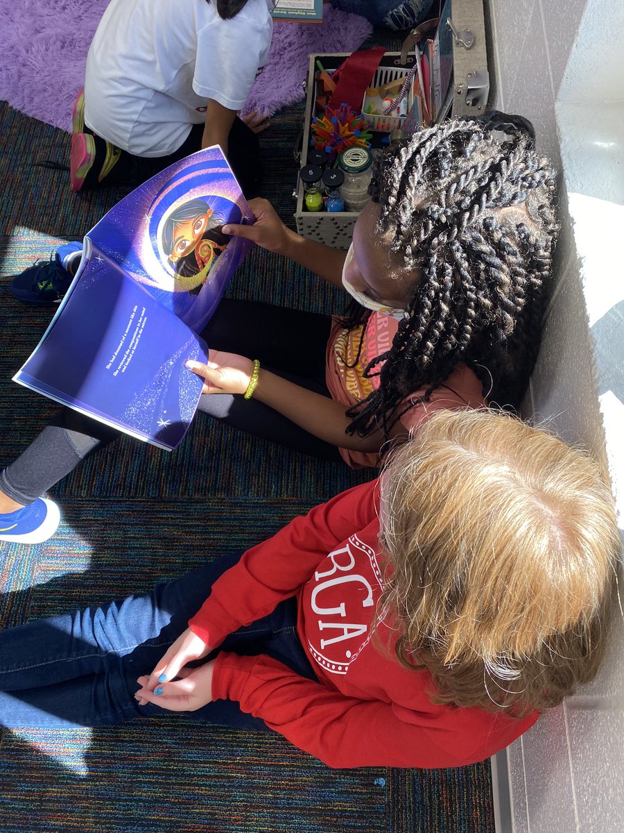 mrsslot5th's tweet photo. Book buddies with @MissLong_2nd graders! Thanks for reading with us 📚@BryanRoadES https://t.co/aCBahm0jRy