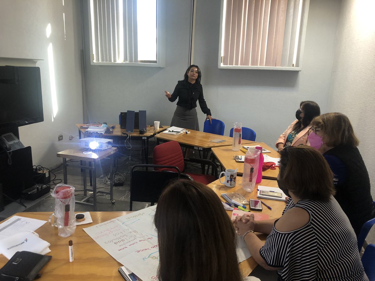 Md11Vale's tweet photo. Hoy tuvimos el honor de contar con la presencia de la Maestra @coyogarciab , quien impartió el taller “En materia de prevención y atención de la violencia contra las mujeres” dirigido a trabajadoras de #ISSSTE, En coordinación con el Instituto Sonorense de las Mujeres #ISM 👏🏻 https://t.co/TABR1biqwF