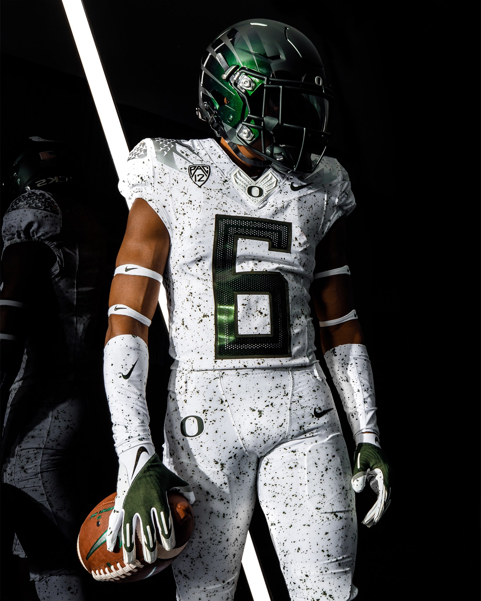 Oregon's new football uniforms released (Pictures)