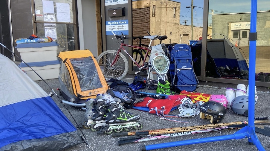 CapitalCurrent's tweet photo. Ottawa Outdoor Gear Library is a community-led initiative that aims to help those with less means enjoy the outdoors. https://t.co/FzUZI8b8lX #ottlife #outdoors #ottcommunity https://t.co/MV5EqkqeEJ