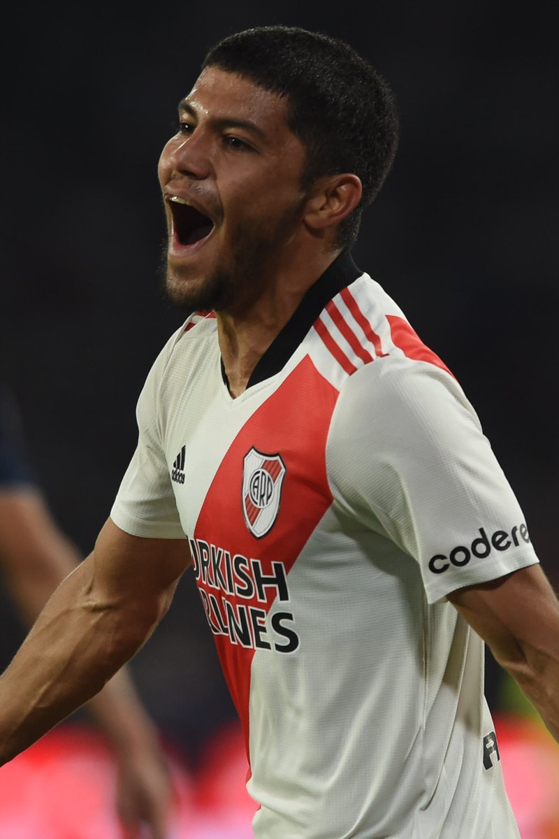 RiverPlate's tweet photo. CON EL ALMA ✊ https://t.co/zK8qaRr2Ie
