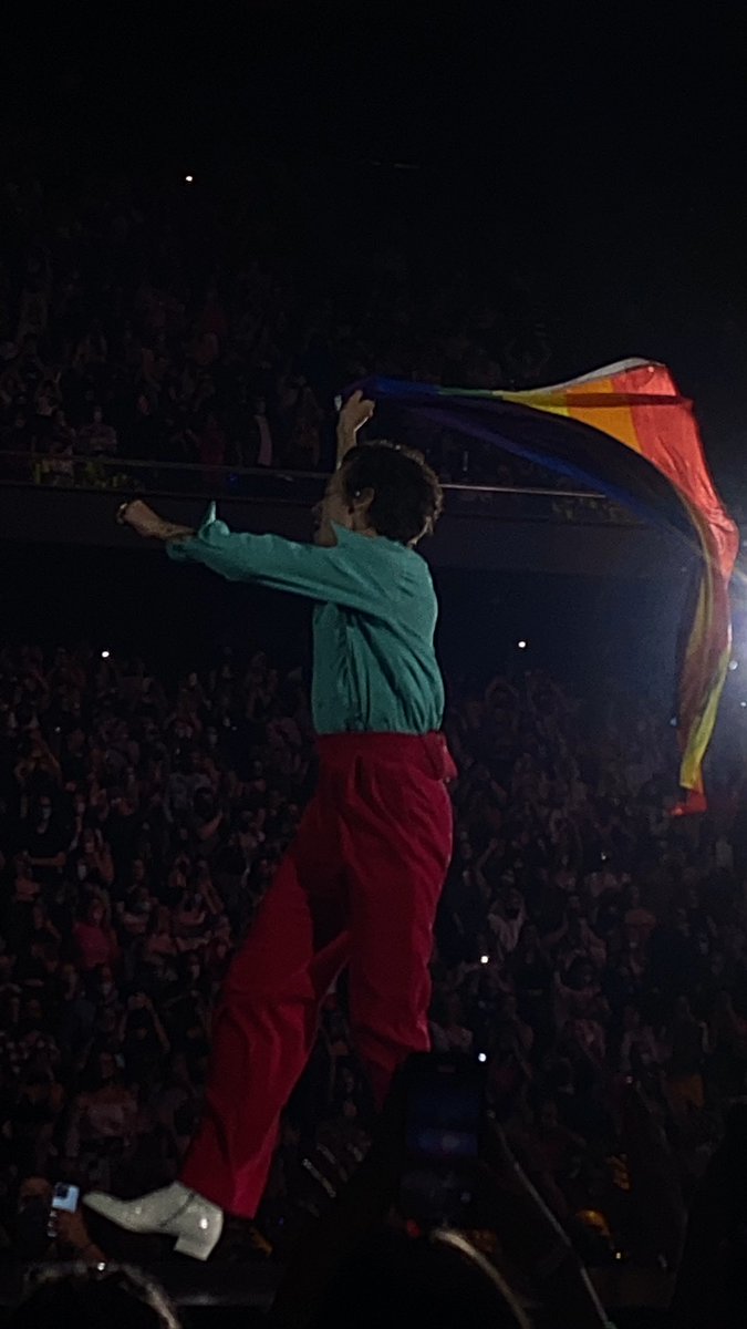 stylesssarchive's tweet photo. #LoveOnTourUncasville https://t.co/mykyFSW1iw