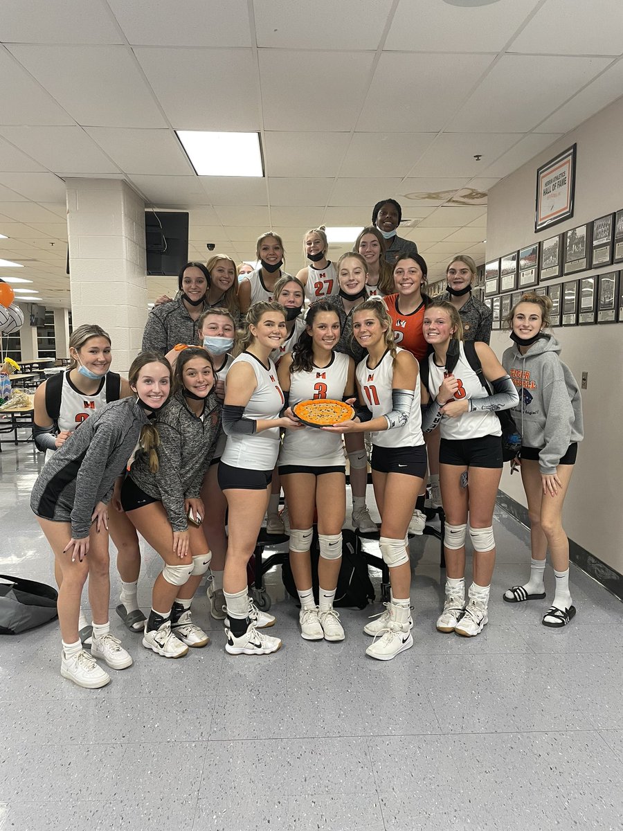 Next up the team will play in the Fairfield Invitational on Saturday, then travel to Mt Vernon to begin regional play next Tuesday vs Carbondale. Thank you to our fans for coming out and supporting us this season. Hope to see you in Mt Vernon!!! 🐯🏐