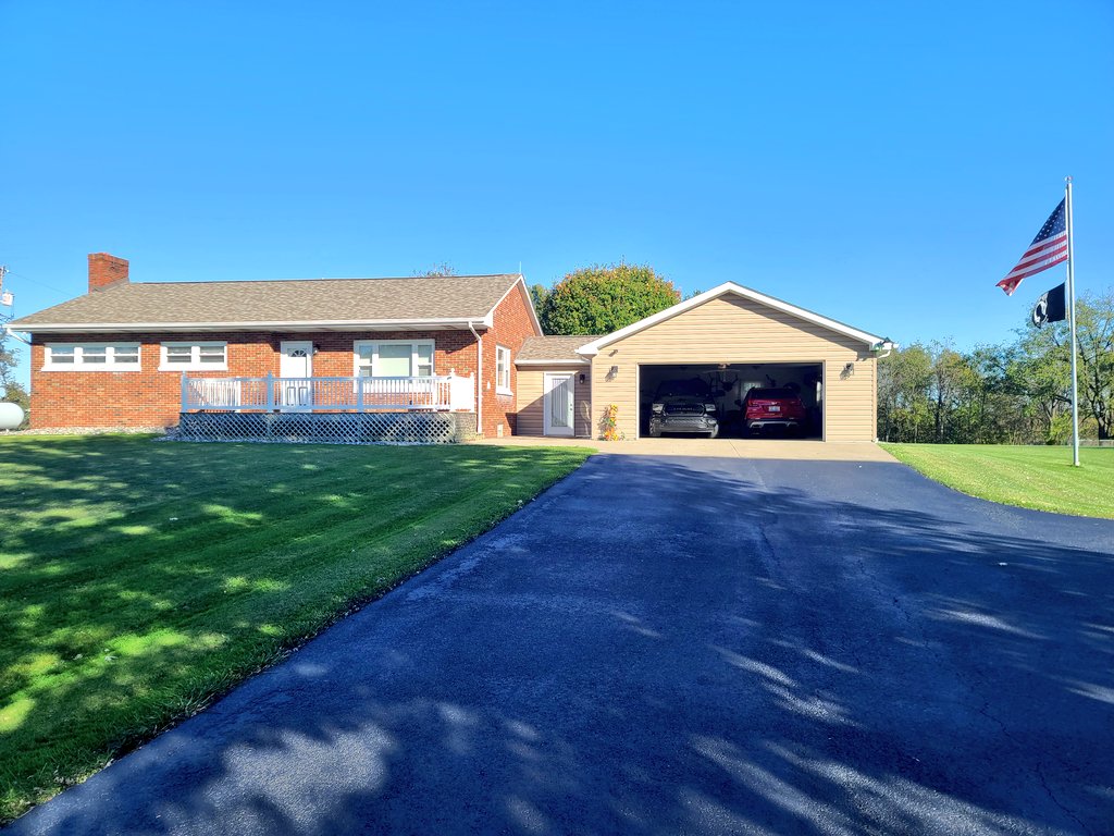 Coal_Dog's tweet photo. Well I'm moving forward on purchasing my paps house. I'm excited to finally have a place to call home. Been working on the house non stop to make it mine. Also spending way too much on Amazon 🤣😂 https://t.co/uTYhgsV7hv