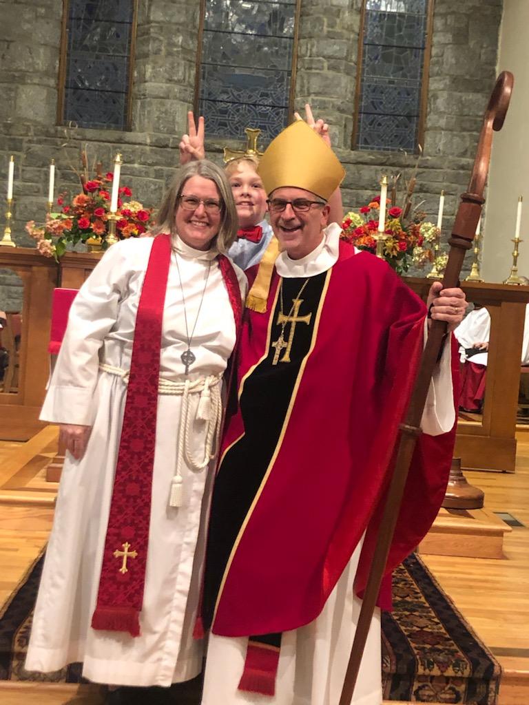 BishopJoseWNC's tweet photo. Tonight Elizabeth Roles was officially installed as the new rector of St. Philip's, Brevard. It was a joyous celebration! And, as always, the parish outdid themselves with a beautiful reception. Welcome Elizabeth and Thomas to our diocesan family. https://t.co/lQsudq43Rw