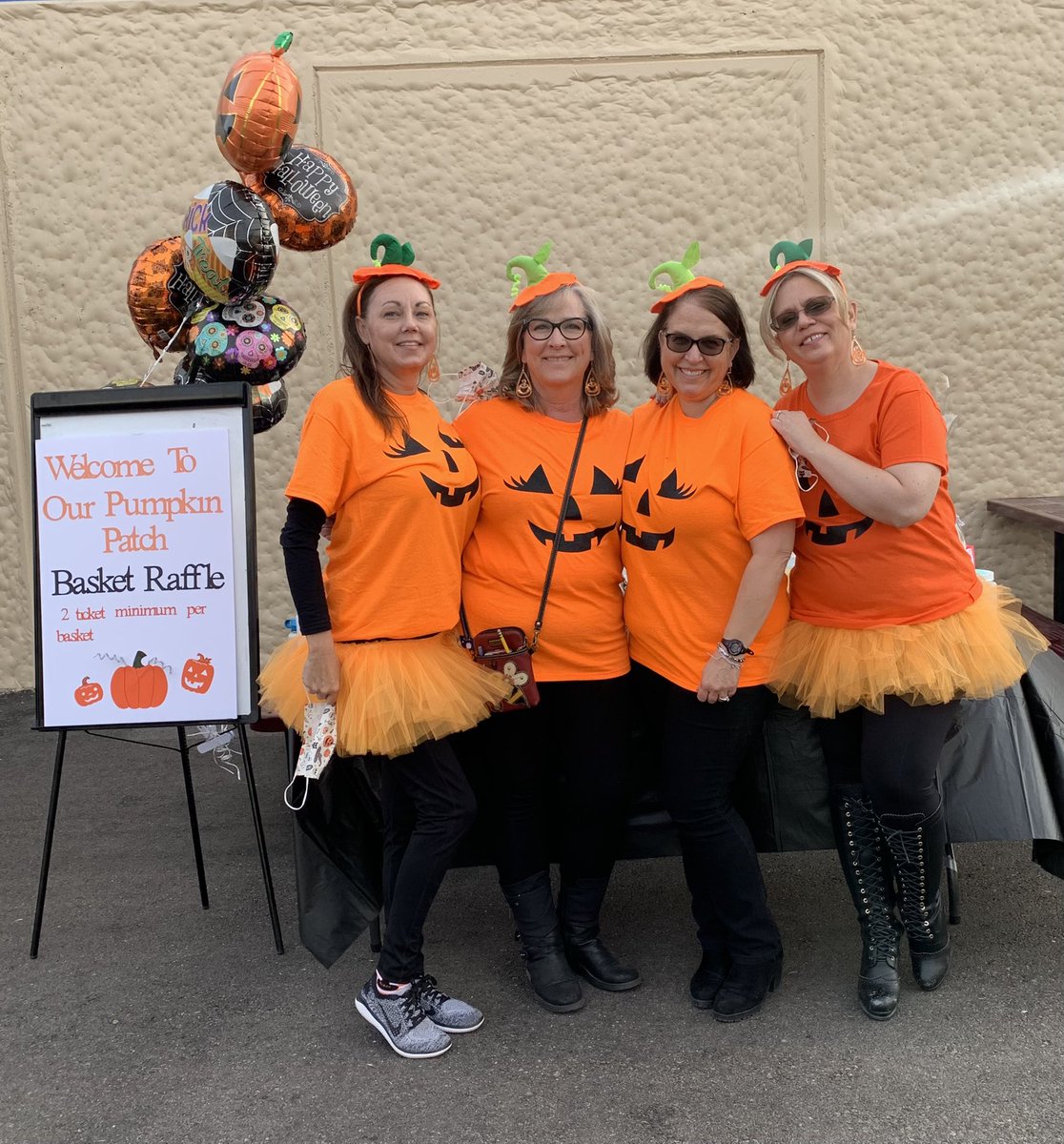 MissSally02's tweet photo. Our yearly Harvest Festival was tonight! My Resource Team were the cutest pumpkins in the patch! @AlaneAdamsBooks #FallwithAlane https://t.co/2cXIMbdqRB