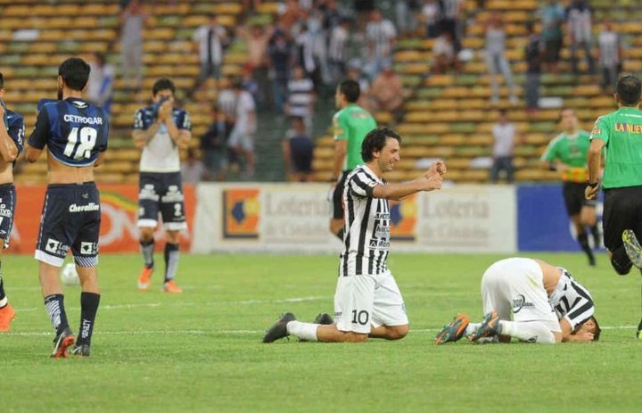 MRiosMza's tweet photo. Talleres perdiendo un partido importante en el Kempes contra un equipo que juega de contra y tiene un jugador expulsado desde el primer tiempo??? Ya lo había visto. https://t.co/M3fqmc4HX1