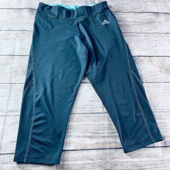 lolascloset's tweet photo. So good I had to share! Check out all the items I'm loving on @Poshmarkapp from @caitlinparish #poshmark #fashion #style #shopmycloset #adidas #brighton #nike: https://t.co/a9E2MKpqRr https://t.co/DuIPVhPBM4