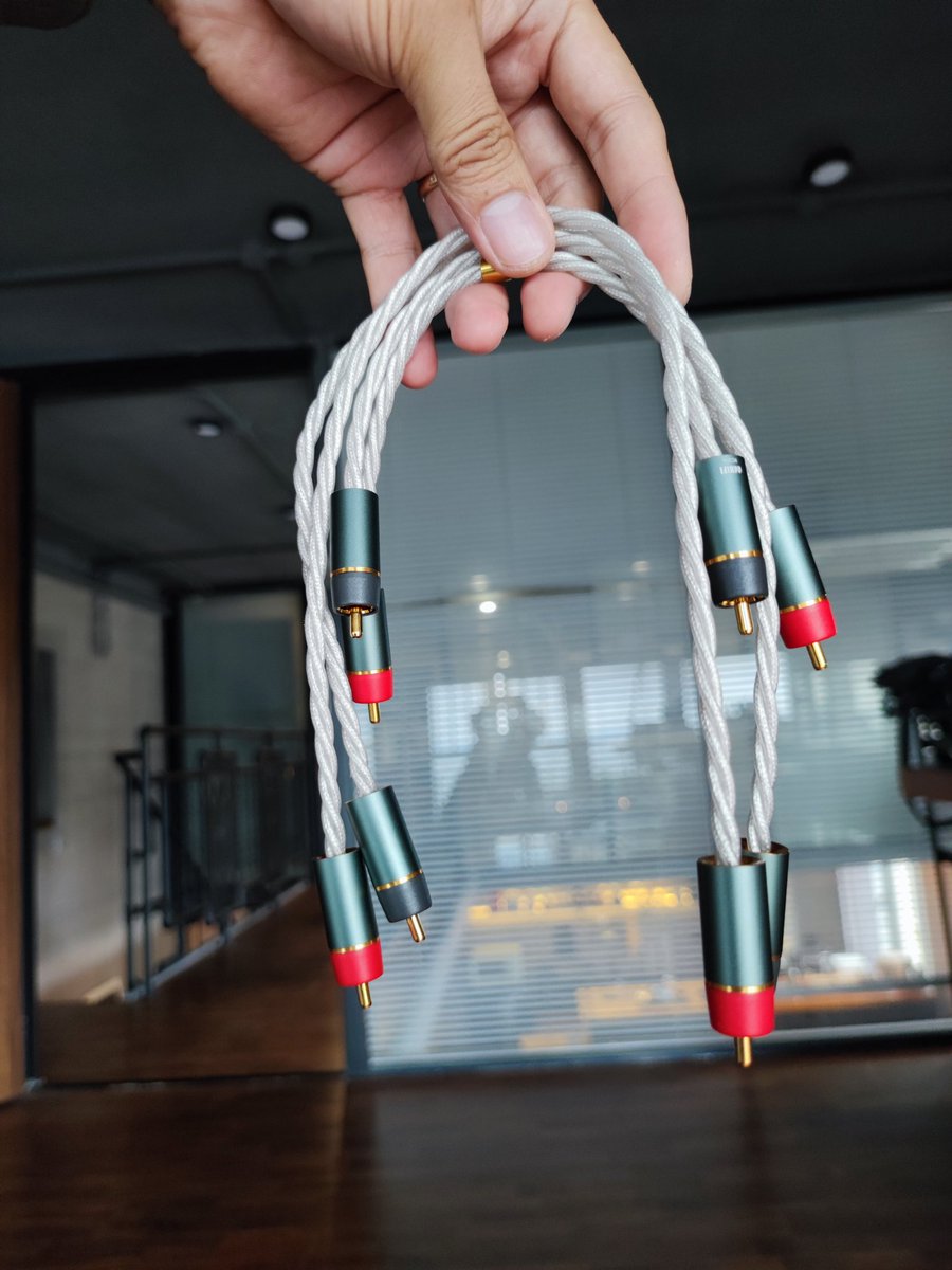 ddhifi_com's tweet photo. ddHiFi RCA Cable RC20A will be available for sale by the beginning of November. π
#ddHiFi #RCACable #RC20A #Cable #DesktopDevice https://t.co/KPR4IVaadZ
