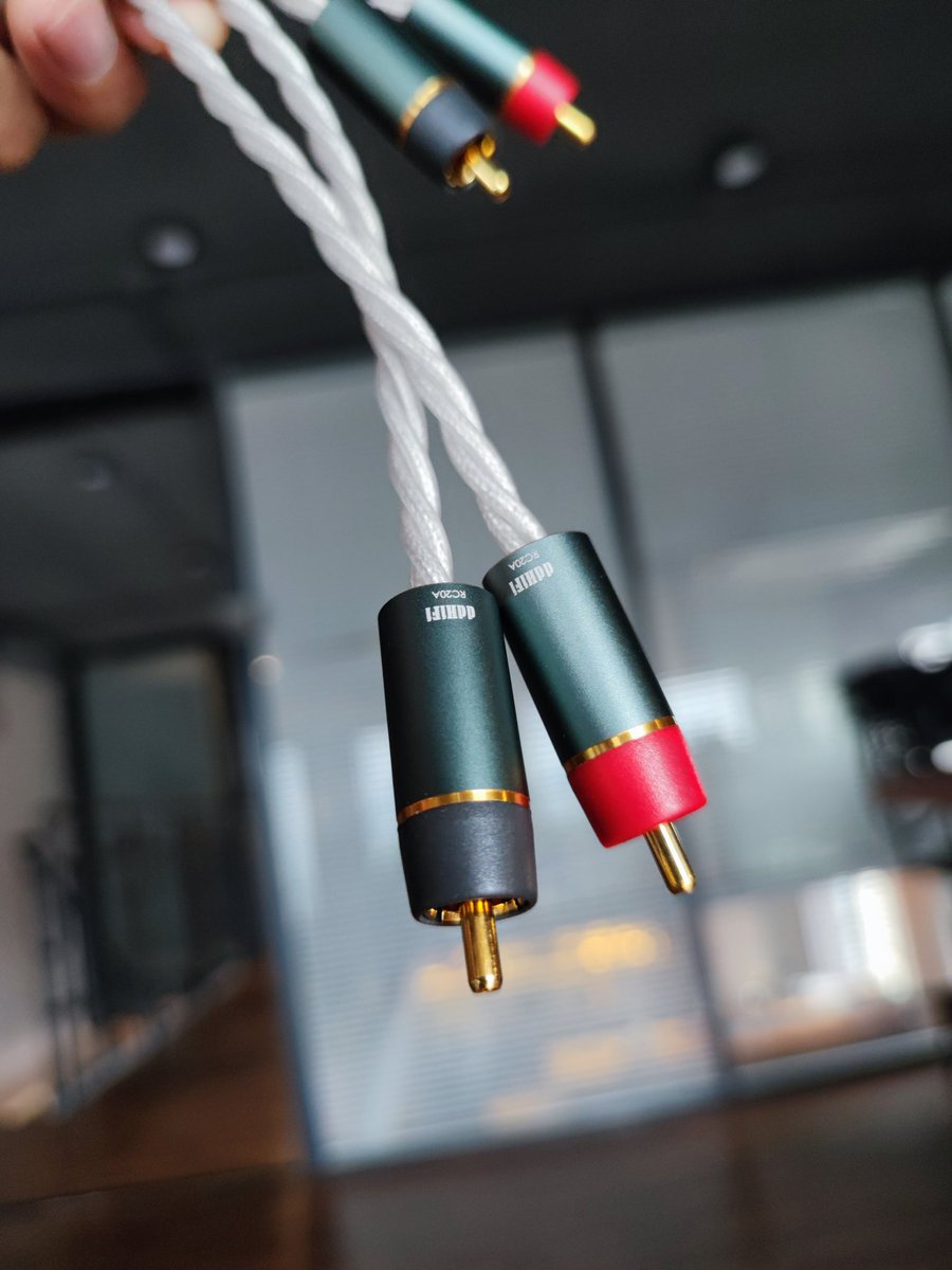 ddhifi_com's tweet photo. ddHiFi RCA Cable RC20A will be available for sale by the beginning of November. π
#ddHiFi #RCACable #RC20A #Cable #DesktopDevice https://t.co/KPR4IVaadZ