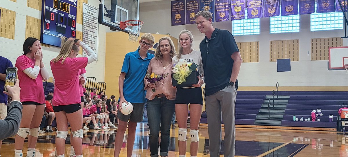godley_vball's tweet photo. SENIOR•NIGHT•2021
Thank you Seniors for all you have given to Godley Volleyball! 💜🏐💛 https://t.co/Z4VJUwX1iE