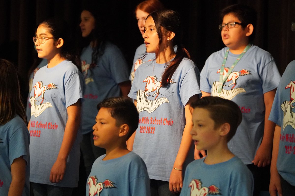 GMSChoirs's tweet photo. The GMS 6th Grade Choir had a fantastic performance at their Fall Concert! They showed off their solfege skills and being able to sing in independent groups! #OurHouseGMS @GCISDFineArts https://t.co/aApSY5puzj
