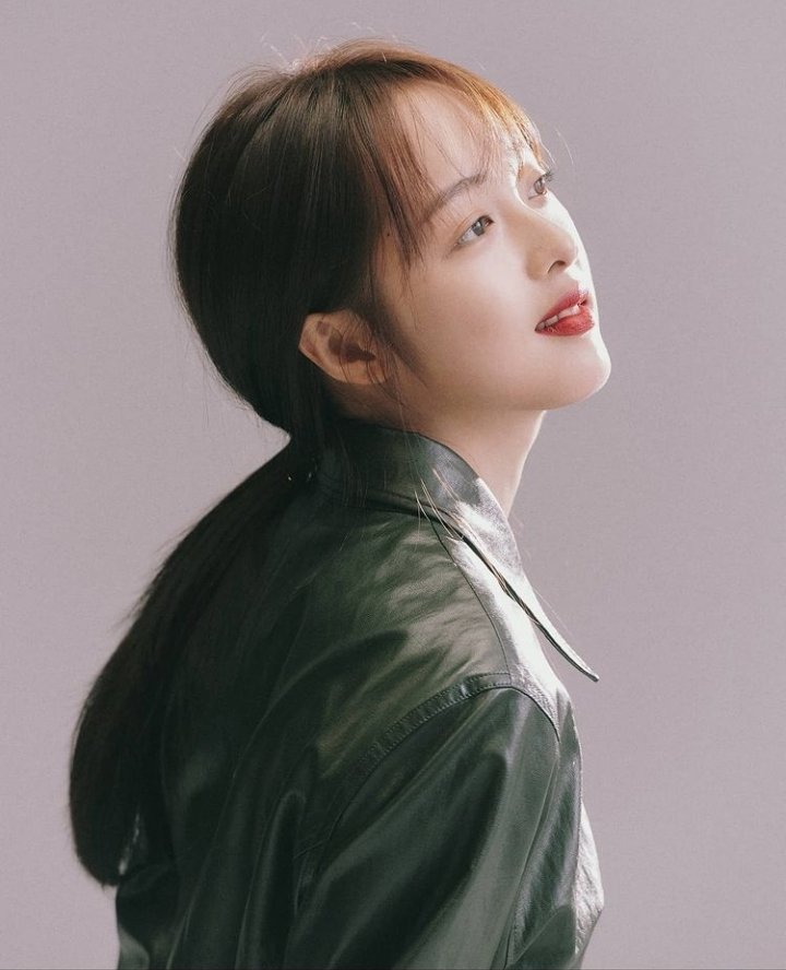 904yiheon's tweet photo. Somebody write a #JoansGalaxy AU where girl boss IO/Yi Oh meets flower shop owner Joan.
#SF8 #ChoiSungEun #KimBoRa https://t.co/fDhwcJtn2V