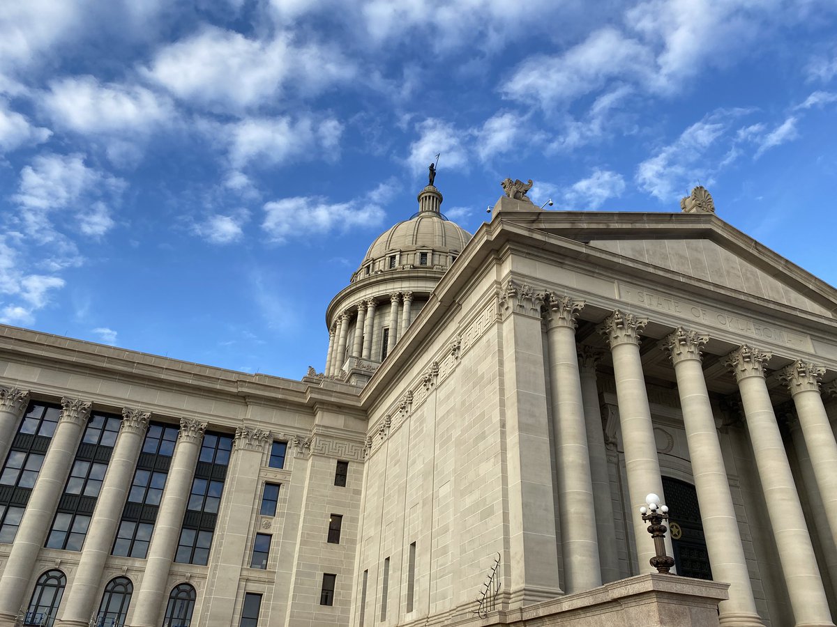 DeborahDecks's tweet photo. #OKStateCapitol Views #SMPSOklahoma @fsb_ae @ManhattanBuild @CapitolRestore @okhistory #architecture Exterior renovation by @JEDunn https://t.co/ih0eXGhhRi