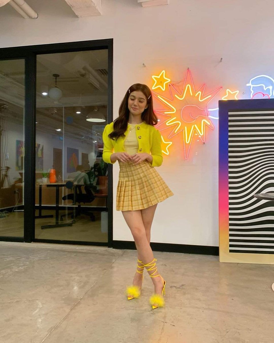 alwaysforbellee's tweet photo. my yellow. 💛 https://t.co/hpDepoDRuI