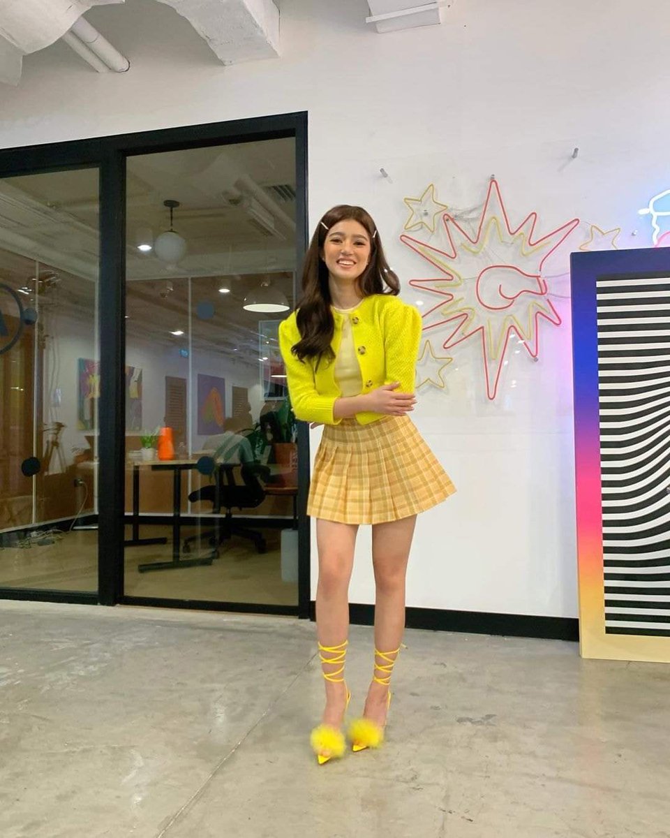 alwaysforbellee's tweet photo. my yellow. 💛 https://t.co/hpDepoDRuI