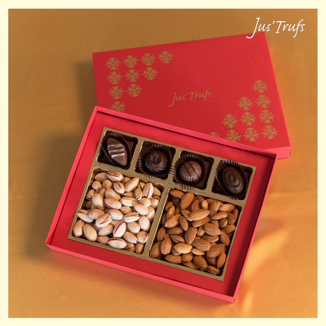 Justrufs's tweet photo. This cute traditional gift box is packed with healthy, premium dry fruits and the best of our Classic Truffles, it contains  each of the best quality pista and almonds and assorted truffles. 
Place order at https://t.co/V5XCcM7AF4
Call us now +91 9844016984/9663430074 https://t.co/kTvUBmqfZO