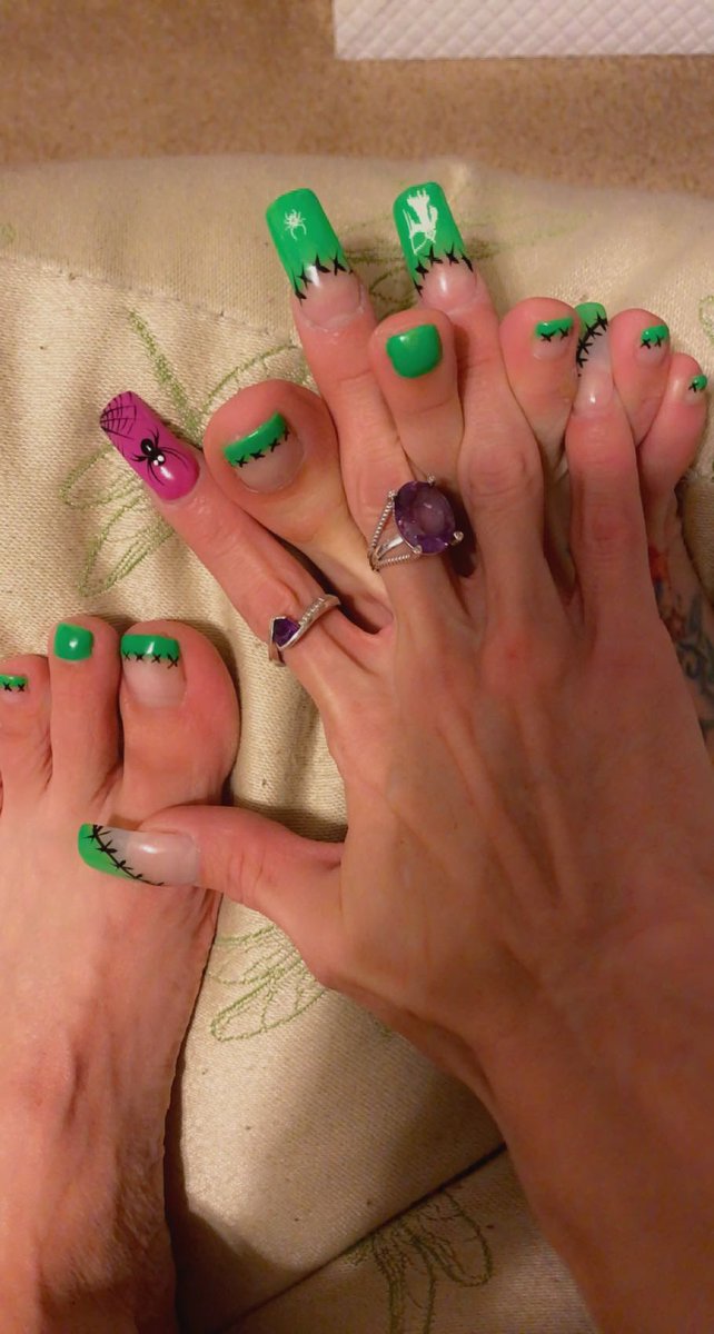 RaeRaeslife's tweet photo. Halloween 🎃 👻 💅 &amp; 🦶 
Frankenstein .. Spider 🕷 .. Grim Reapers,, OH’ MY!! https://t.co/gBVZQYioEY