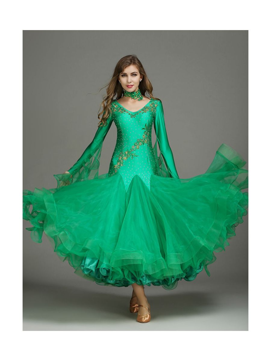 edressbaycom's tweet photo. The dance is about to start. Do you have any suitable dancing dresses. #eDressBay https://t.co/MlDsIm6BRa #dancedress #dancewear #ballroomdancedress https://t.co/z8wA4bUHo4