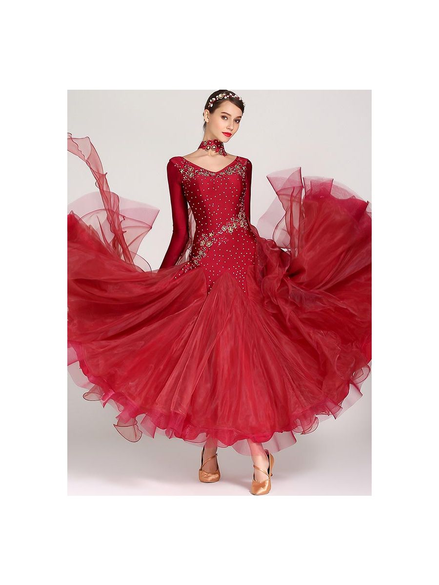 edressbaycom's tweet photo. The dance is about to start. Do you have any suitable dancing dresses. #eDressBay https://t.co/MlDsIm6BRa #dancedress #dancewear #ballroomdancedress https://t.co/z8wA4bUHo4