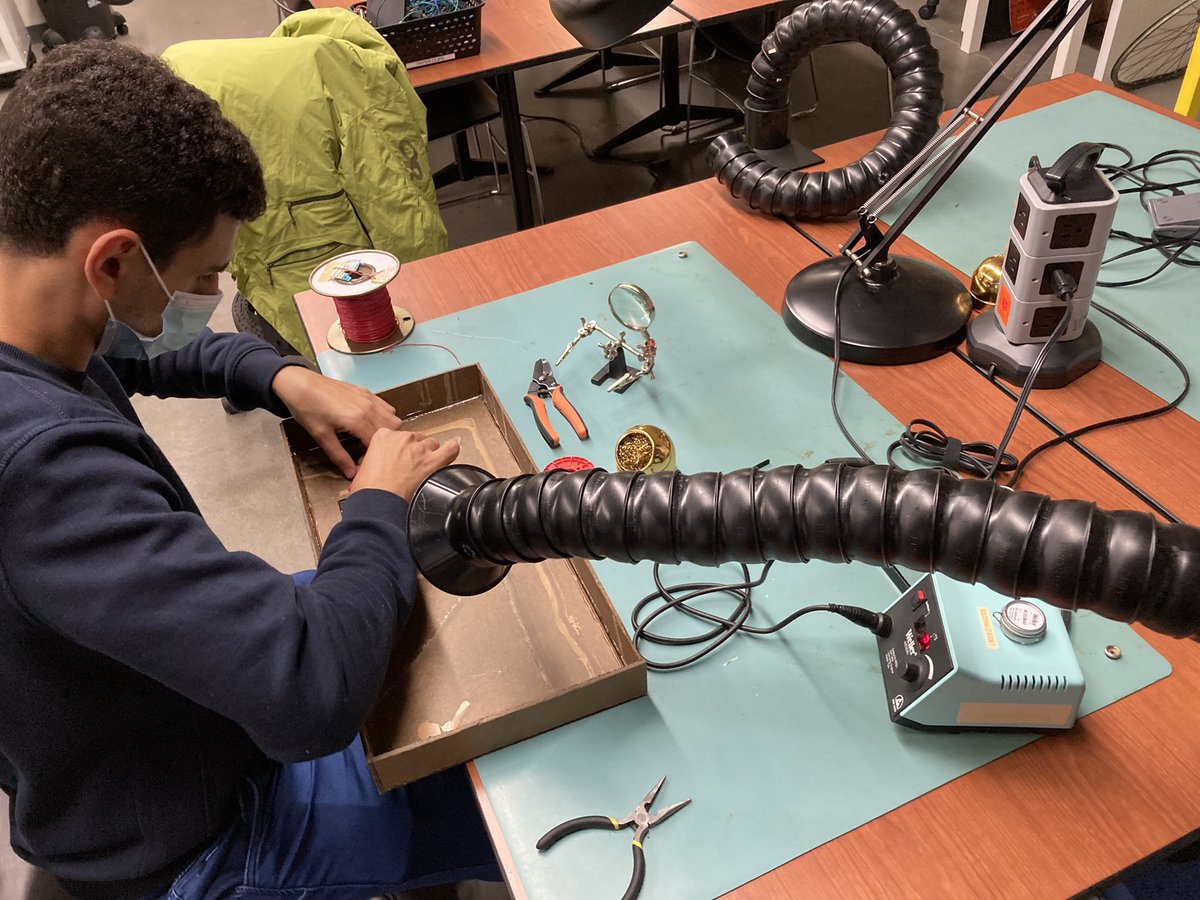 a_l_davidson's tweet photo. There was a wonderful buzz at #milieuxmake tonight. First #makerjam since March 2020! Welcome #makers #inventors #creators! https://t.co/mRsozeAkew