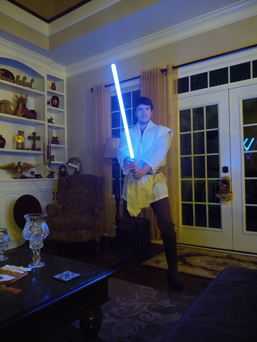 Chris_DT_author's tweet photo. "Hello there!" ~Obi-Wan Kenobi
Off to Baltimore Comicon with @JCKang804 tomorrow! Drop by our table of epic fantasy awesomeness at C6 in the Convention Center Artist Hall. We'll be selling amazing books and prints all weekend!
@baltimorecomics #baltimorecomicon #epicfantasy https://t.co/ZZEQWDJfqG