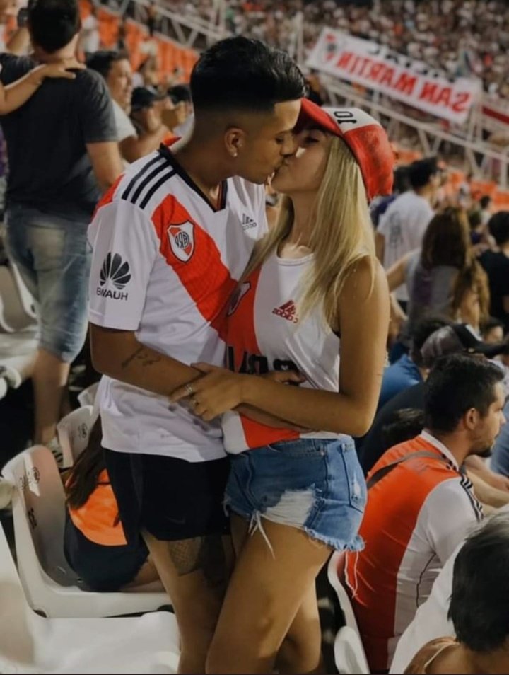 - soñé con vos
+ que soñaste?
- no me acuerdo...