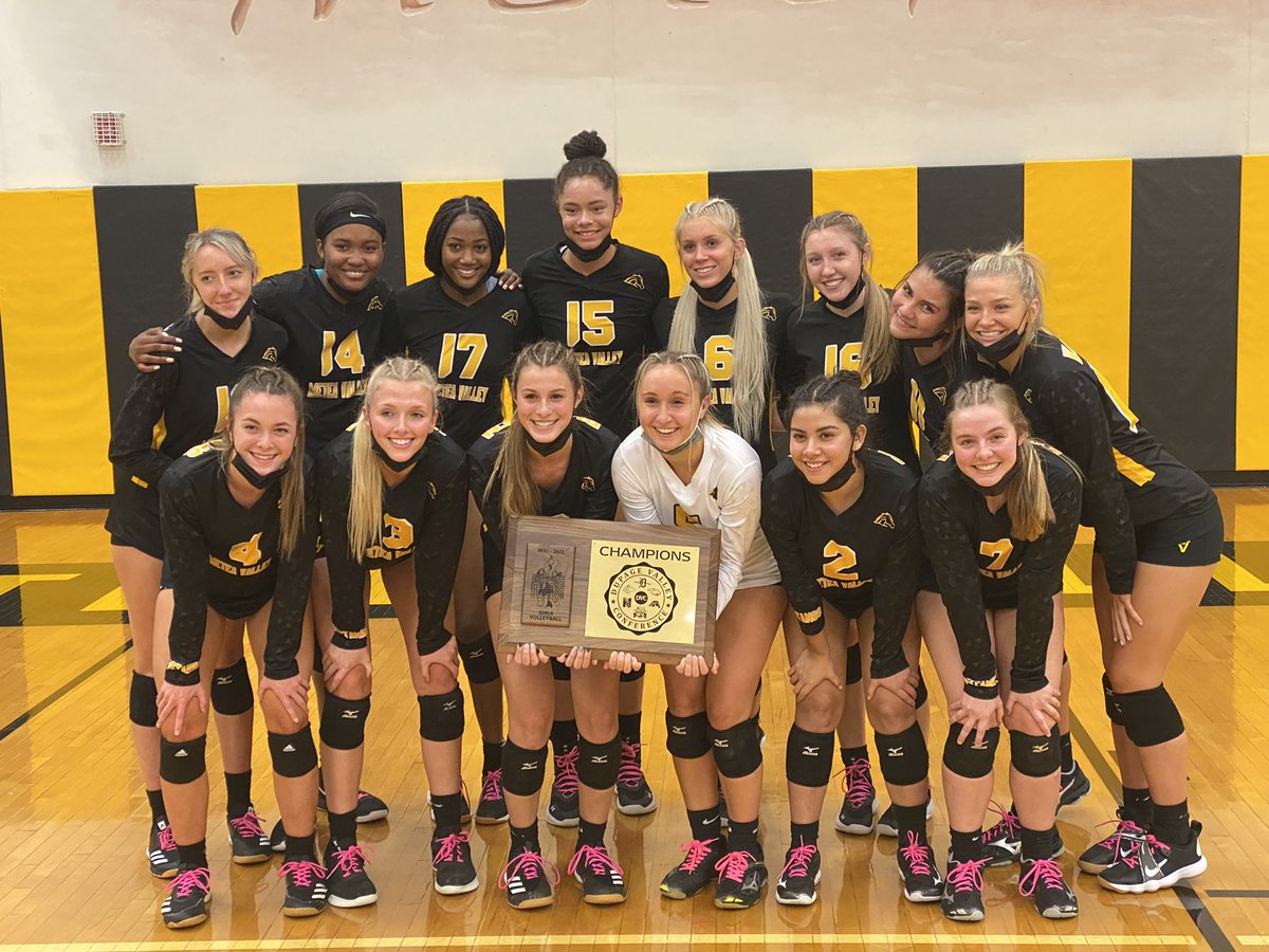meteagirlsvb's tweet photo. Varsity caps off the regular season with a 3 set win over Naperville Central. Mustangs finish the season 10-0 in conference. Ready for the regionals on Tuesday. Thanks for all the fans that came out tonight! @RickArmstrong28 @Naperville_Sun  @illprepvb @IVCAcoaches https://t.co/18vIH6LKuw