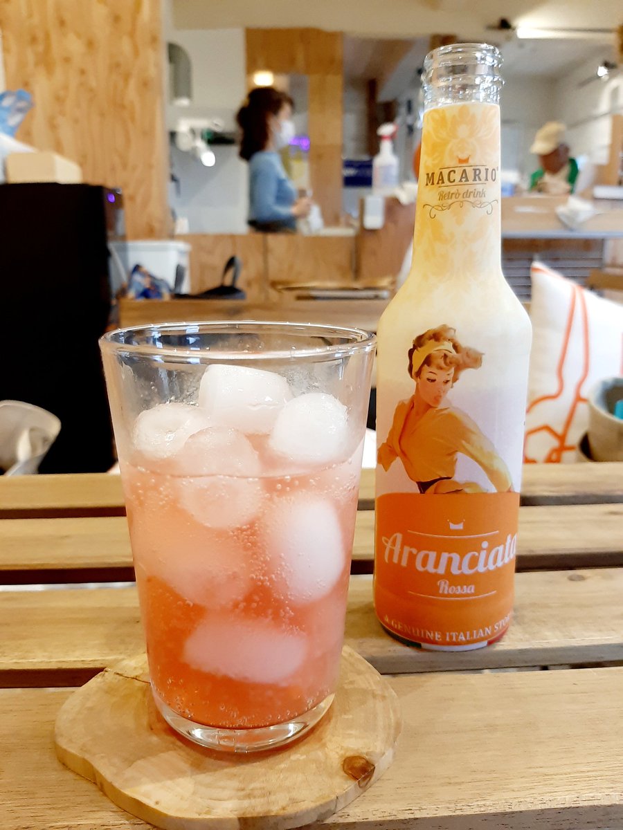 himitsukichi8jo's tweet photo. yellow8でちょっと一息🍹

#八丈島 #yellow8 #アランチャータ https://t.co/6d2wZMhmVv