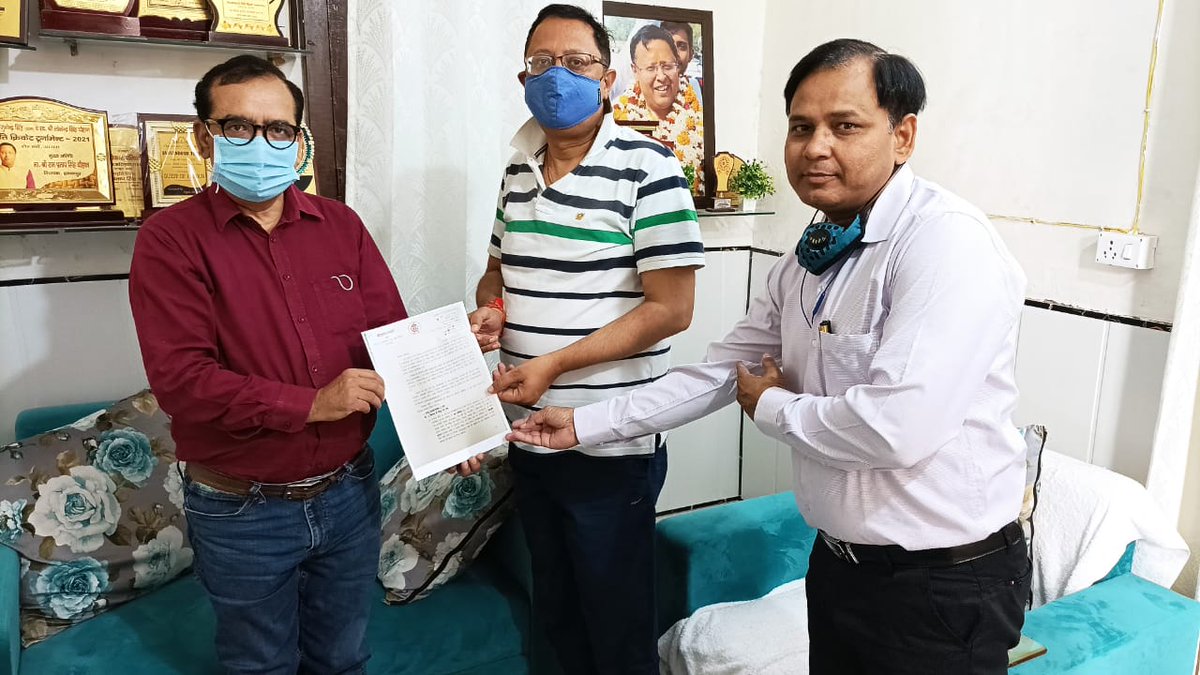 OTS के सन्दर्भ में मा. ऊर्जा मंत्री जी द्वारा प्रेषित पत्र को मा. विधायक श्री राम प्रताप चौहान जी को अधिशासी अभियंता महोदय एवं स्वयं मेरे द्वारा हस्तगत करायाऔर अनुरोध किया गया कि आमजन को इस योजना का लाभ उठाने के लिए अधिक से अधिक जानकारी देने की कृपा करें । <a href="/UPPCLLKO/">UPPCL</a> <a href="/Seedc1D/">SEEDC1DVVNLAGRA</a>