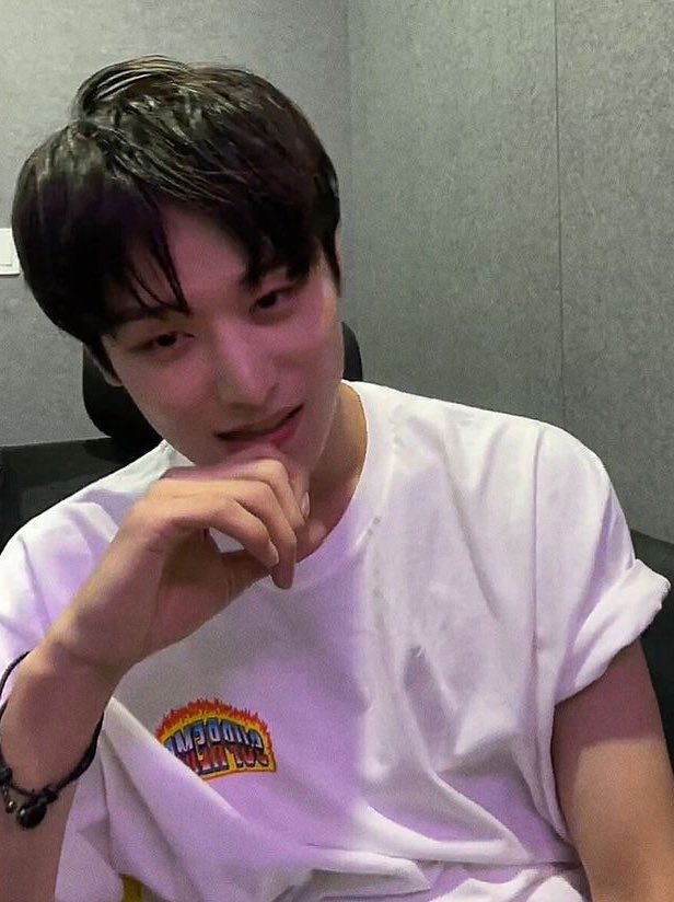 new account but not new to rp.
like + rt to be mutuals.