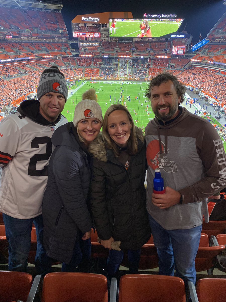 Julie Buschur tweet media