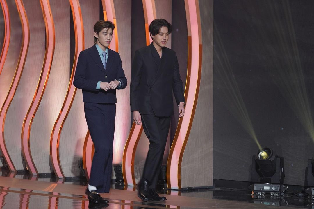 nongderrr's tweet photo. จริตการเดินและการยืนของน้องพีคือที่สุด https://t.co/0dsA9TlYCj