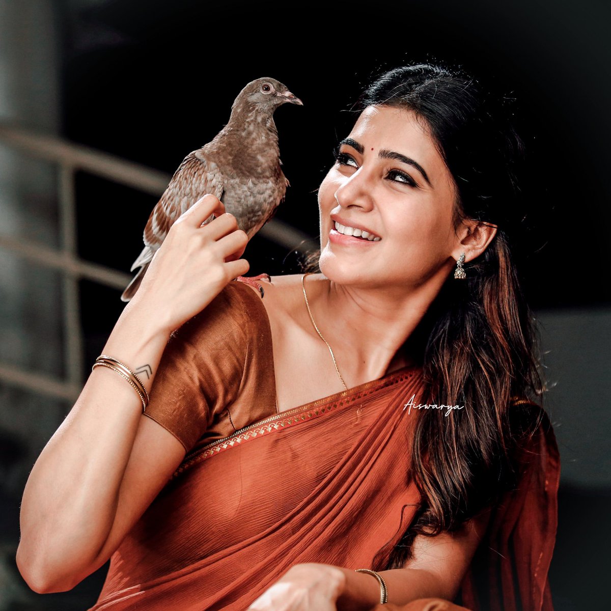 aisshu_'s tweet photo. Happy Birthday Sinnamme😗❤️
May your all dreams come true 💙
Stay Happy & Stay Blessed
#CPqueen 🔥 @Vj__Sneha__ 😚
#Beast #Master https://t.co/5UY4HdJfdA