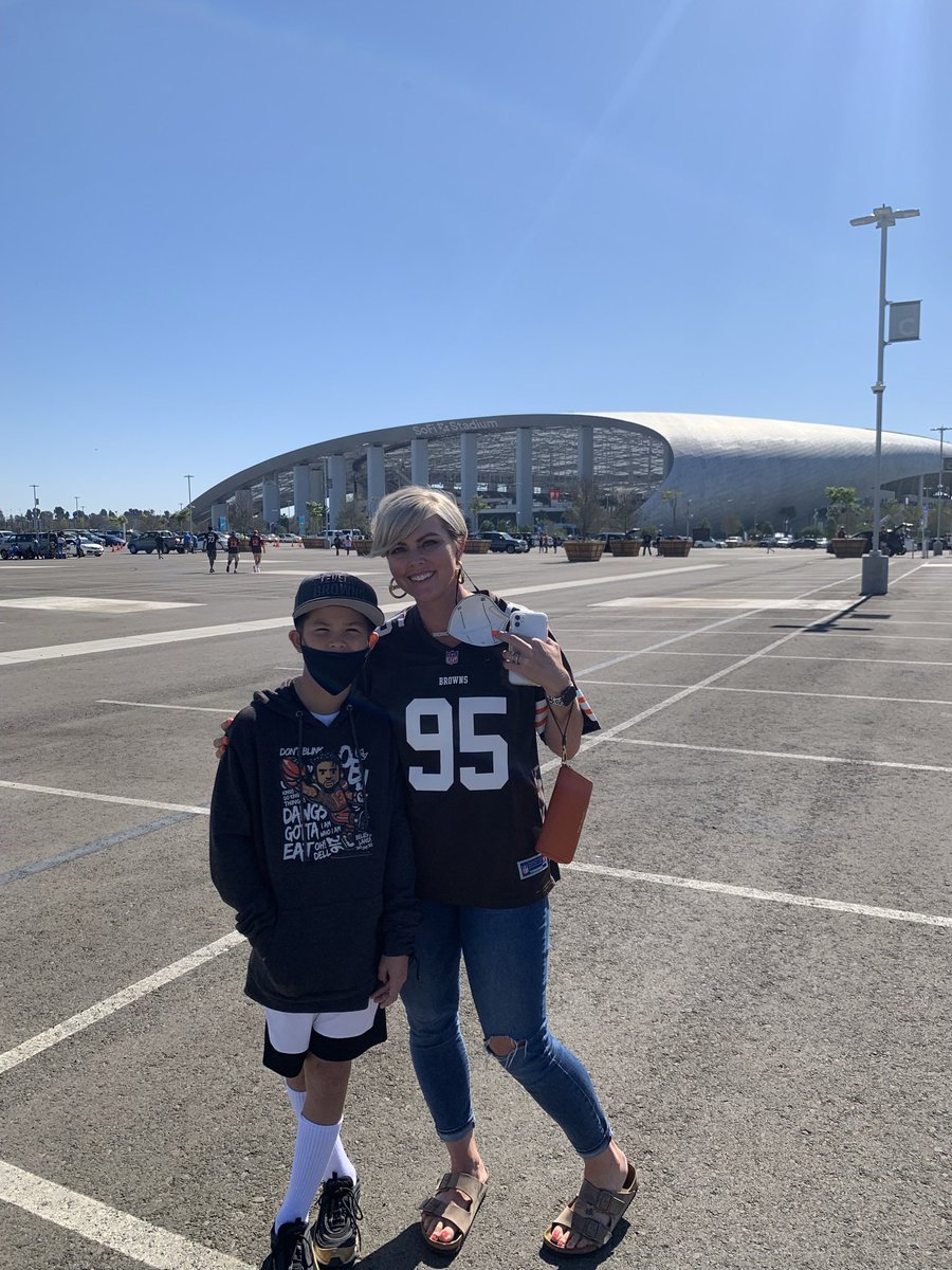 #DawgPound #Browns #Myles95