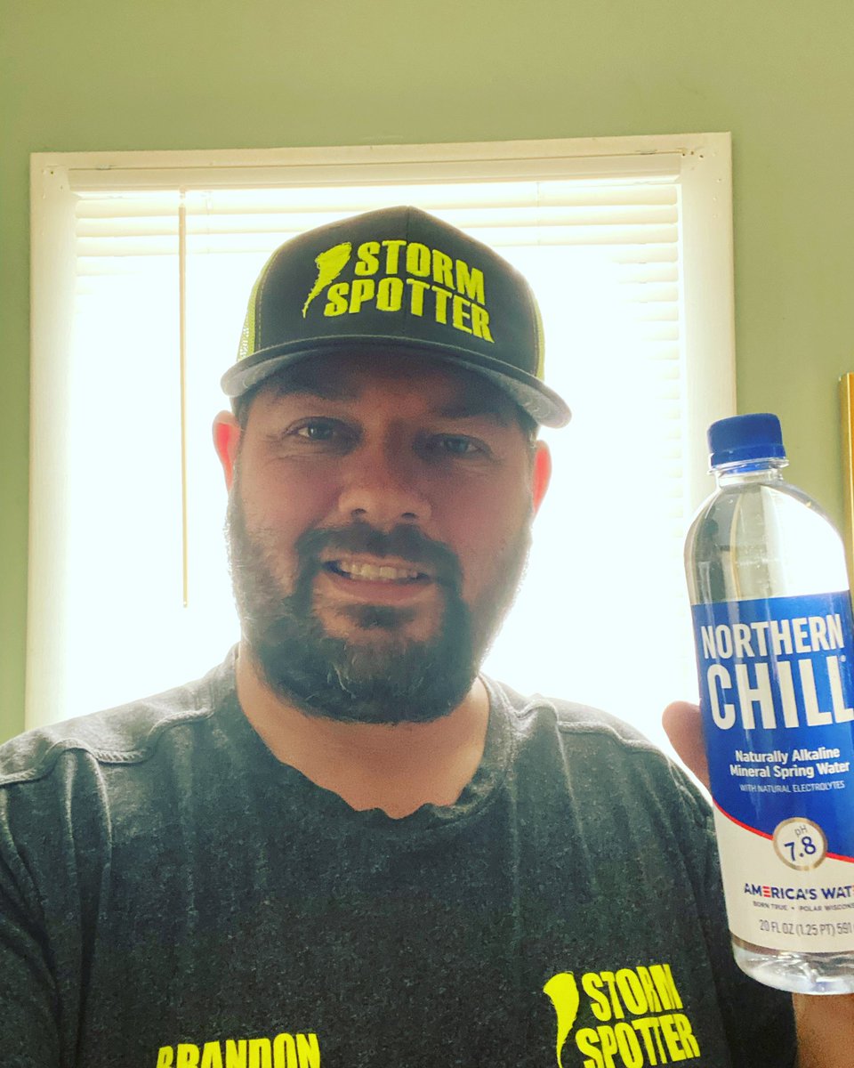hemi31's tweet photo. @drinkchillh2o  best water on the market hands down!  Great taste great flavor with American passion!  Can’t get any better then that thanks #NorthernChill #Thirsty #AnotherBottleGone https://t.co/FGjpO6d5q5