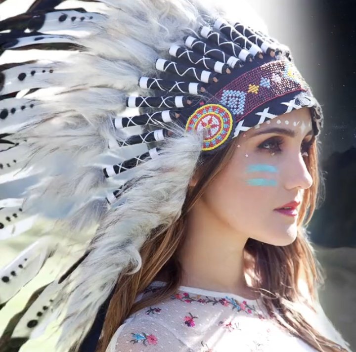 CliqueEspanhol's tweet photo. Quem também está com trabalho novo é a mexicana Dulce Maria, que após anos de espera, lançou seu 4° álbum, intitulado de "ORIGEN" 🏹

🔗: https://t.co/5k8hUpbazl https://t.co/Kna81nhOVg https://t.co/SUkpf69cHG