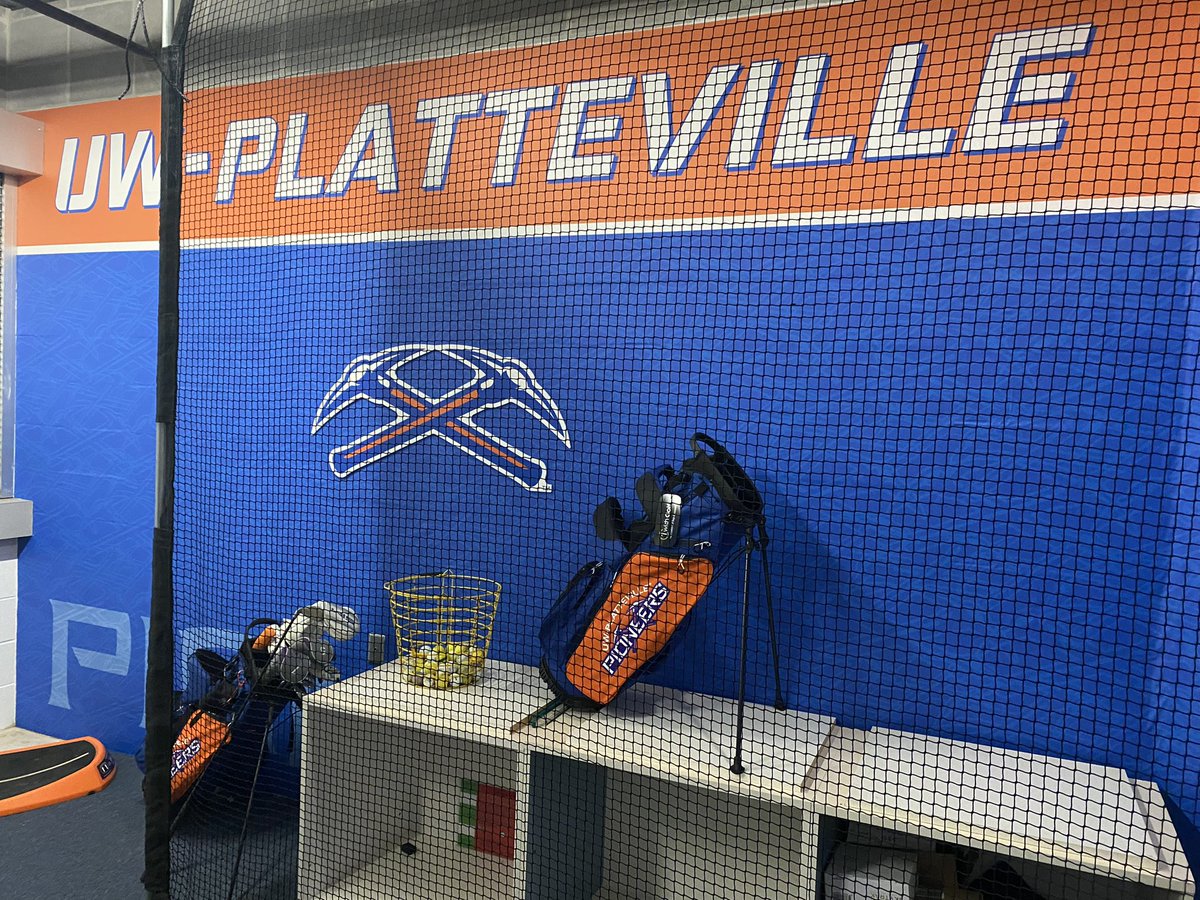 DrKMNavarro's tweet photo. The rise of @UWPlattWGolf  👀👀⚒ https://t.co/lEf4AB3nPP