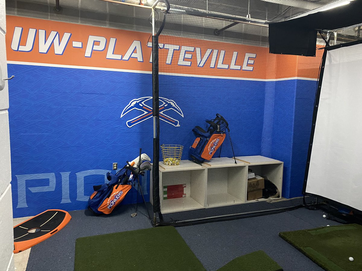 DrKMNavarro's tweet photo. The rise of @UWPlattWGolf  👀👀⚒ https://t.co/lEf4AB3nPP