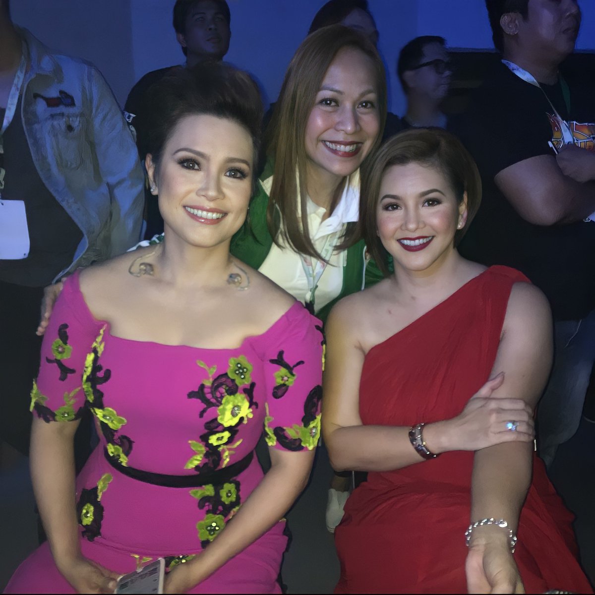 _MAXHIE's tweet photo. LEA AND REGINE IN ONE FRAME AGAIN, WHEN???? https://t.co/75NII8Qwix