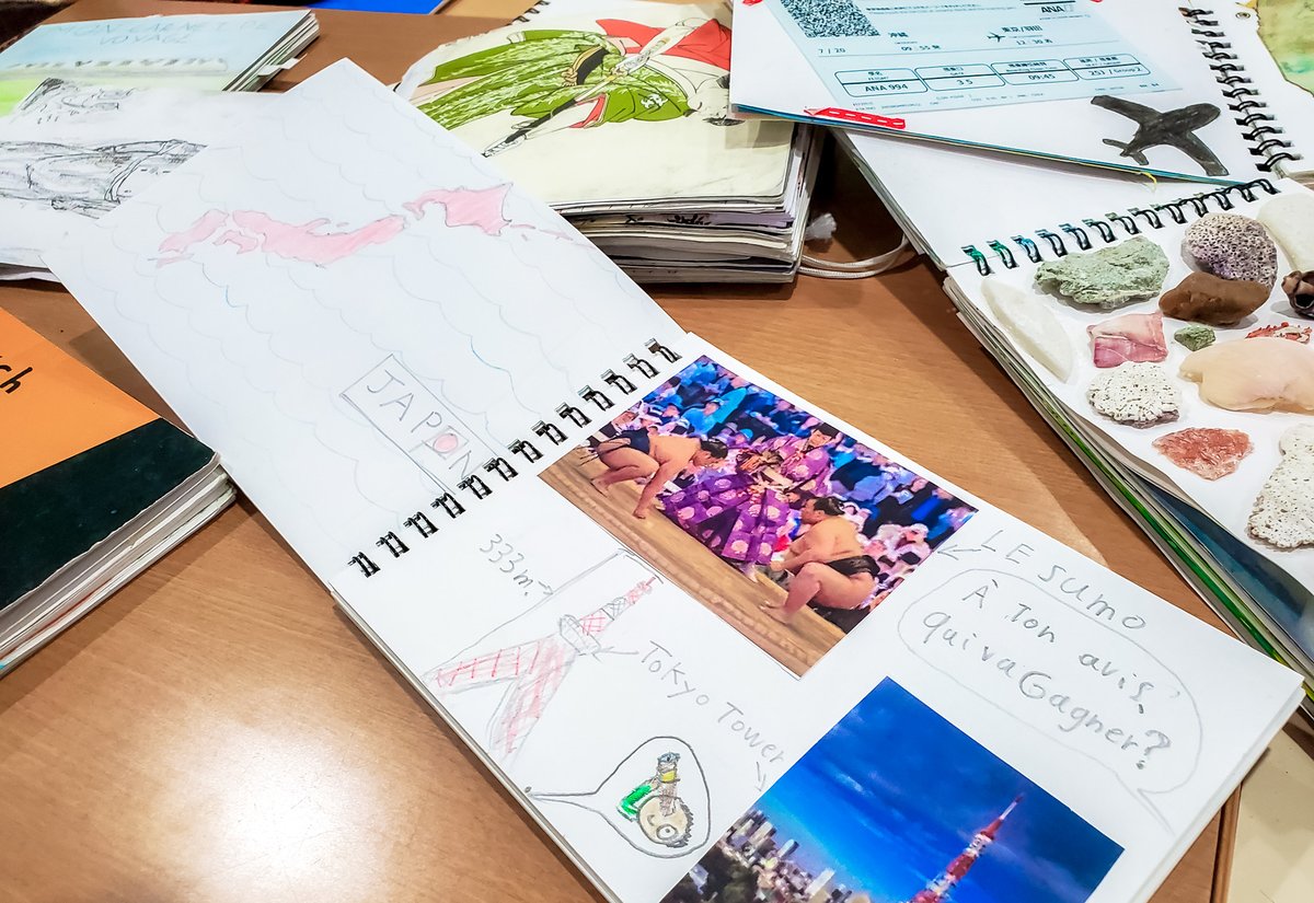 lfitokyo's tweet photo. #EXPO #CARNETSDEVOYAGES 21
Venez admirer dans le hall du bâtiment secondaire du #LFITokyo, la magnifique exposition de carnets de voyages réalisés par nos élèves pendant leurs vacances d’été.
Activité menée sous la direction de S. LEROUX, professeur d'#artsplastiques.
@aefeinfo https://t.co/QdCIjyaTHJ