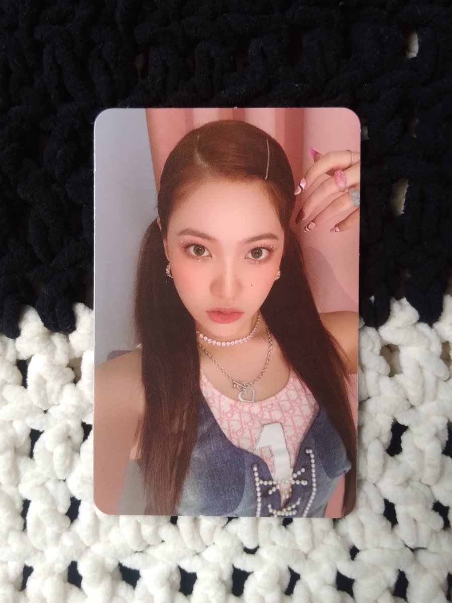 gwloonaverse's tweet photo. #gowonhand
 🏷 red velvet irene seulgi joy wendy yeri queendom girls queen album pc wts lfb ph

> yeri queendom queen ver. pc - 400php
> irene queendom girls ver. pc - 600 php
both in mint condition ( ˙꒳​˙ )

mop: g*cash
mod: sco
can ship asap ^^

dm if interested ^^ https://t.co/t8luexFL9V