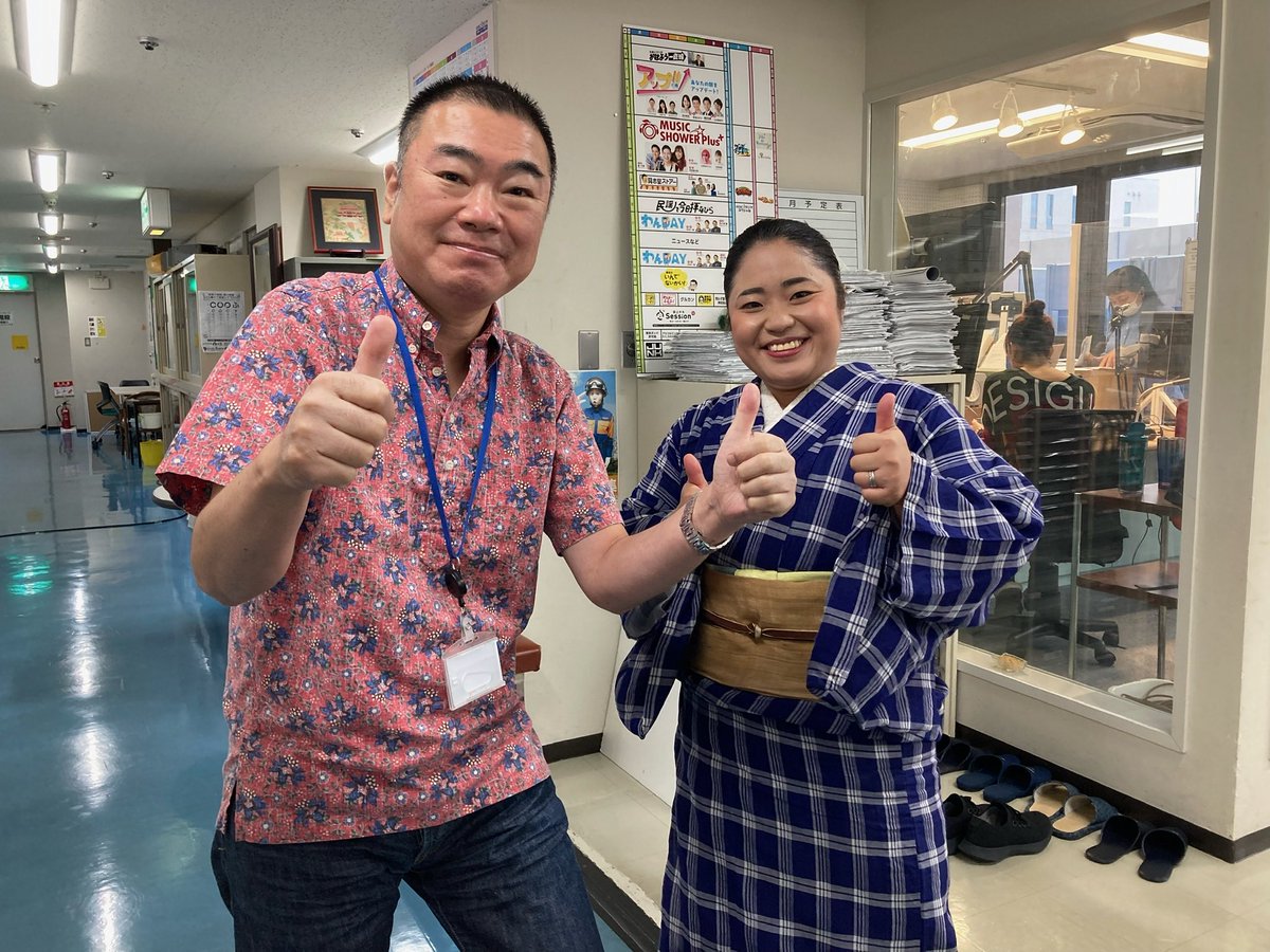 takararecords's tweet photo. RBCにてラジオ出演前のリスペクトレコード 高橋社長と与那国島出身の唄者 太田いずみ さん!
CD「ハララルデ~与那国のわらべうた~」は11月3日発売です。
#respectrecord #与那国民謡 #高橋研一 #リスペクトレコード #CD
https://t.co/0falrpPM8C https://t.co/XbRfQdNEo0