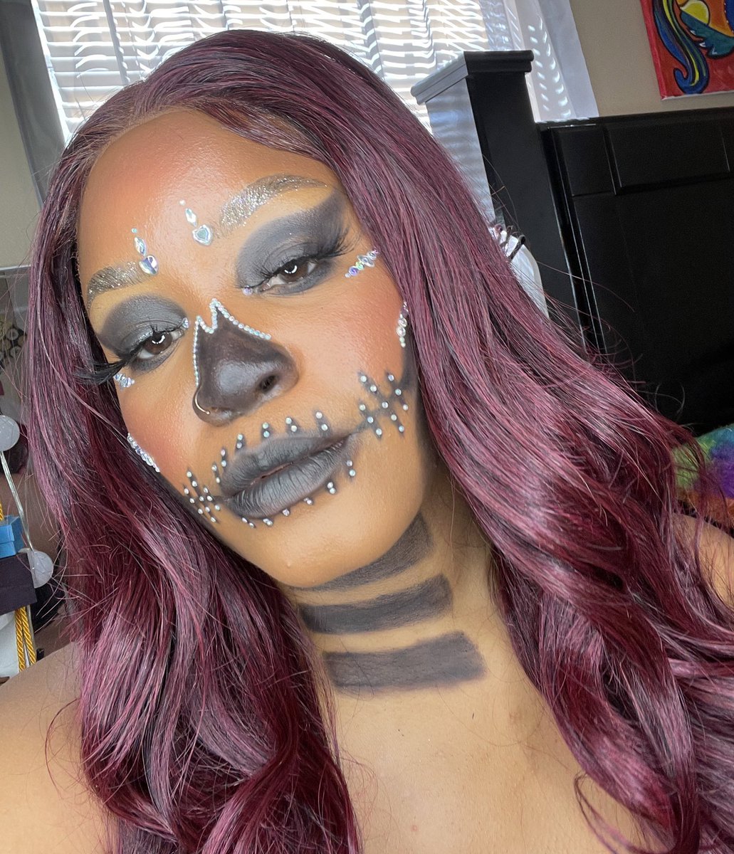 Evrything_Alexx's tweet photo. @TheCrayonCase @WuzzamSupa #13spookydayschallenge #spookyglam #SpookyCutieSearch 🖍The Matte Book 🖍 Black board lip stick https://t.co/xess9XkzvG