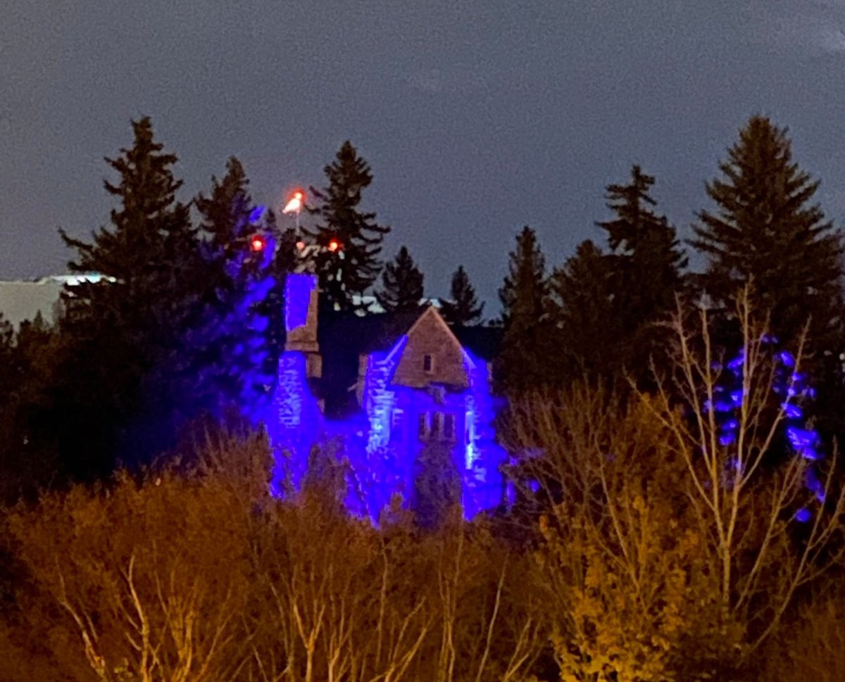 On Oct 21 the President’s Residence will be lit up in purple lights as part of “Light It Up! For NDEAM”, to show our support and raise awareness of inclusive hiring, and to creating a diverse and inclusive #USask community. #LightItUpForNDEAM #LightItUp1021 - photo via SARC