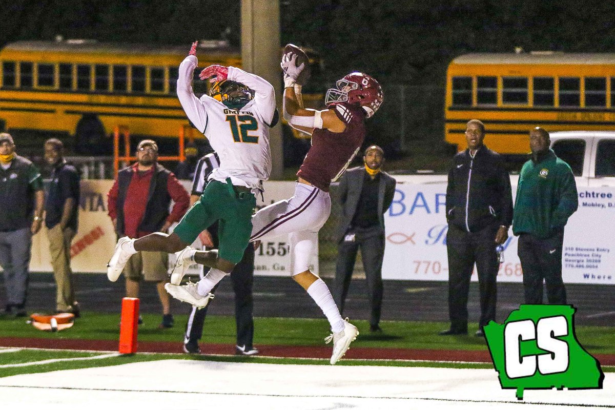 CowetaScore's tweet photo. Needing a TD on 4th and goal from the 6-yard line, down 14-6 with their backup QB in the game 24 hours after playing in the JV contest, Colin Meehan put one up in the end zone and @LandonUsher6 delivered late in the 4th quarter.
@NGVikingsFB @VIKINGATHLETIC4 https://t.co/KqMtynbBT7