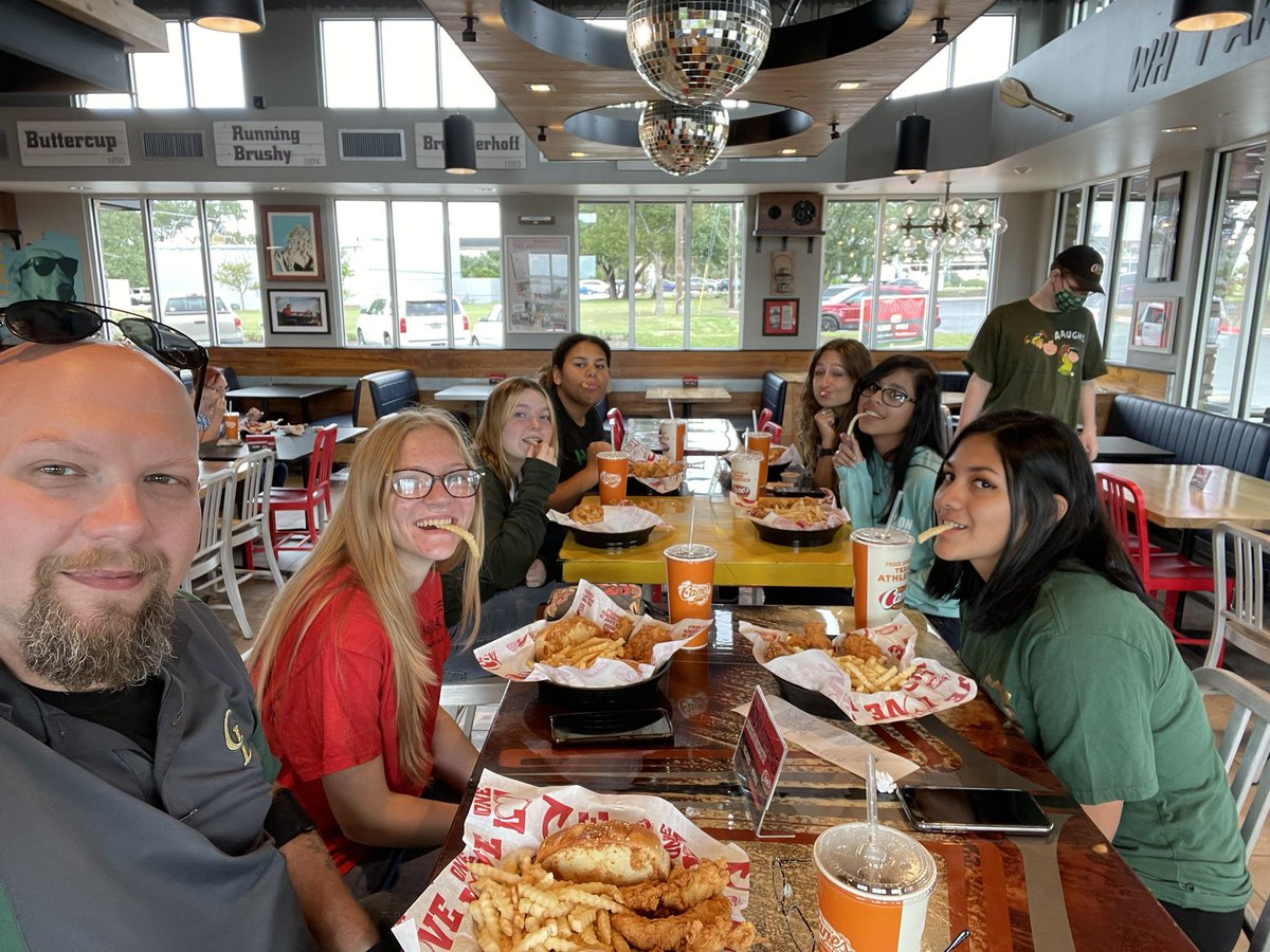 ClhsJustice's tweet photo. SkillsUSA Fall Leadership!! What a successful day! 1st step to qualify for WLTI complete! Next is running for district and state office! @CLHS_Principal @jycisd3 @canyonlakehs @Supt_comalisd https://t.co/aAp92ttunx