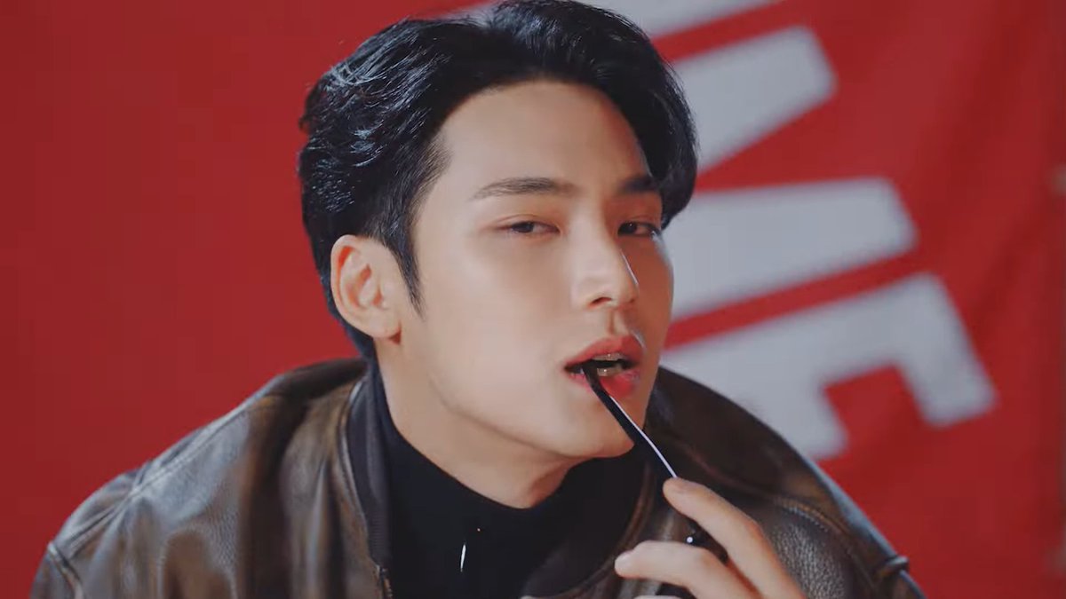 louvgyus's tweet photo. WHAT WAS THAT FOR KIM MINGYU??? https://t.co/4Di4sNSfMV