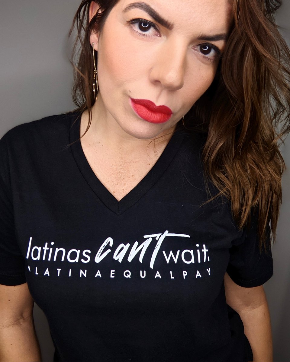 Today is #LatinaEqualPay Day
and our shirt speaks for itself 👉🏽#LatinasCantWait 💥♀️💰💜

Available at nytaq.com 
Sale proceeds go to @mujerxsrising 💪🏼