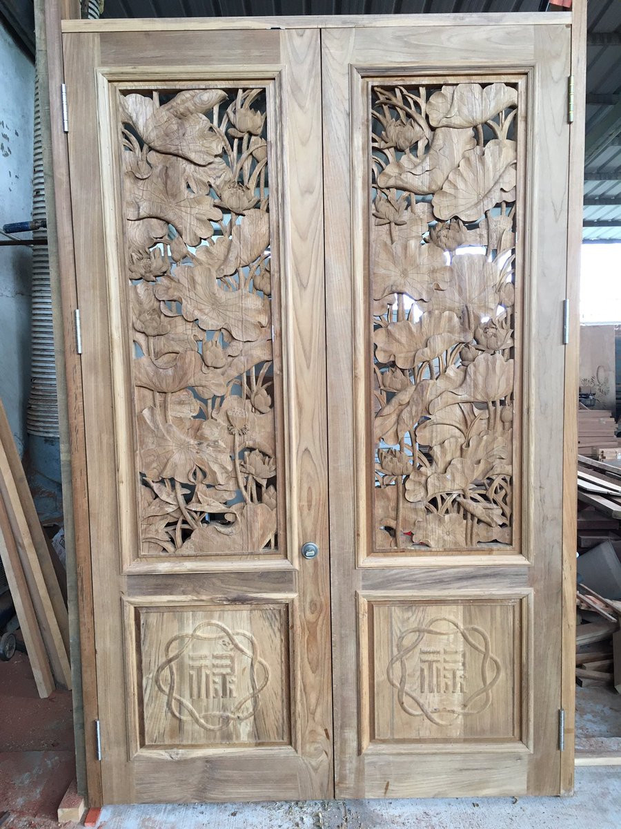 Roy_Lou_XM's tweet photo. Door Carved From Teak Wood
Lotus Design prehung before stain
#carveddoors #woodcarvings #woodendoors #artisticdoors #handcarvings #frontentryway #craftsmanship #woodworking #customdesign
#whiteoaktree #木の彫刻 #lotus #prehung https://t.co/q3G6IwcYxS